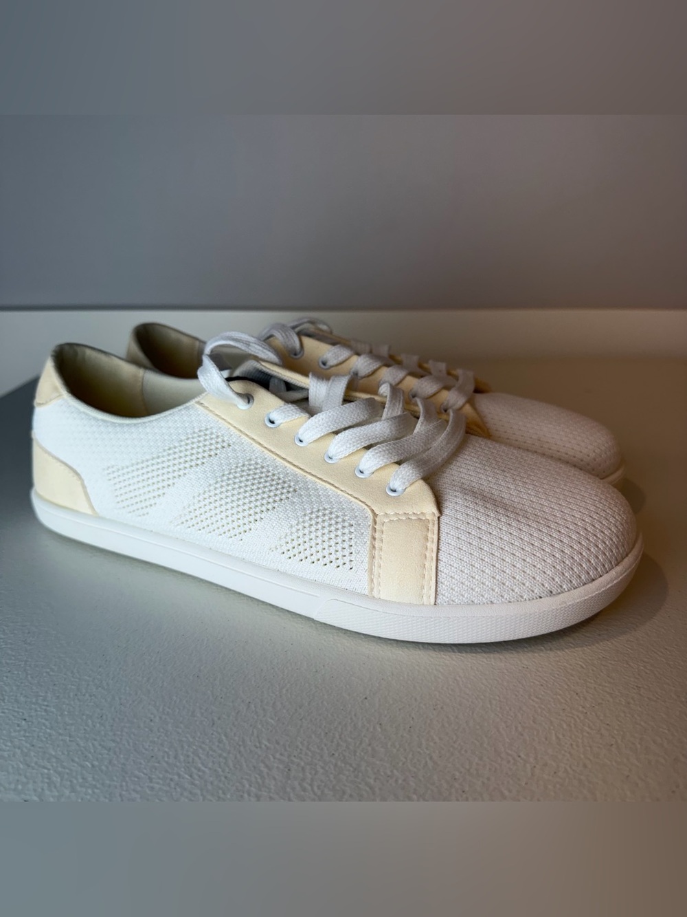 NWOT Xero Shoes Men’s White Beige Dillon Casual Travel Classic Sneakers Size 11